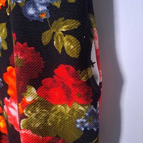 Fall Coloured Floral Midi Dress Size Medium with Pockets - Picture 2 of 5